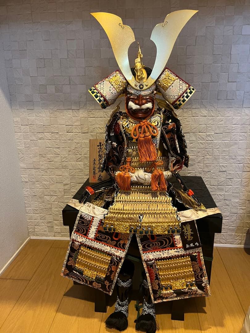 五月人形 上原 玉鳳 鎌倉 鎧兜 こどもの日　兜　カブト　鎧 13号 大鎧 節句 五月人形 黒小札 大鎧 玉鳳作 鎧兜 鎧飾り 端午 節句 ケース付き 五月