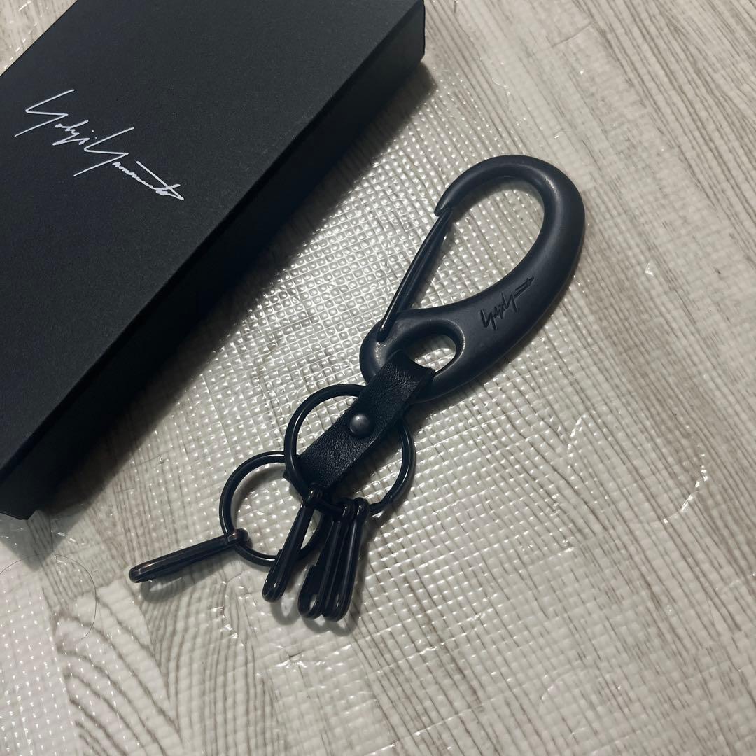 ヨウジヤマモト　カラビナ　キーリング　箱付　yohji yamamoto ヨウジヤマモト Yohji Yamamoto カラビナ キーリング - メルカリ